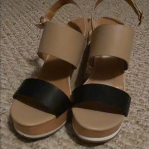Size 7 “Call it spring” sandals